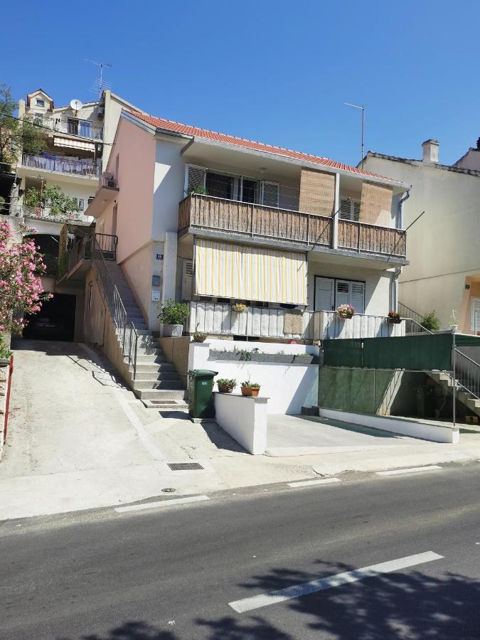 Apartman Jela Σίμπενικ Εξωτερικό φωτογραφία