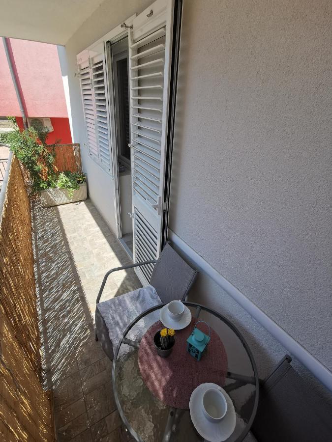 Apartman Jela Σίμπενικ Εξωτερικό φωτογραφία